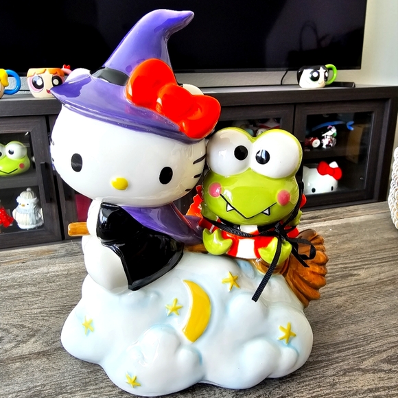 Halloween Hello Kitty Ceramic Figure - Picture 1 of 1